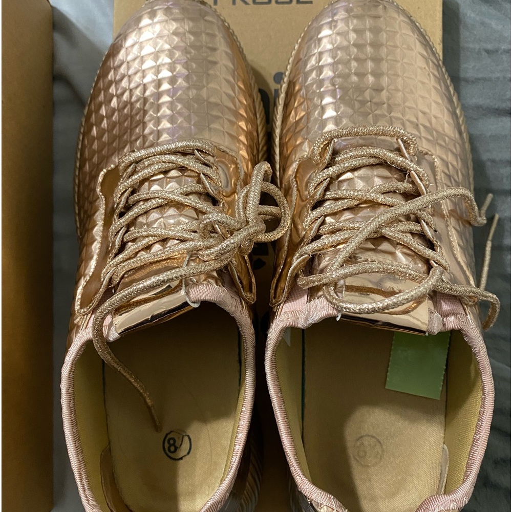 Women’s dressy sneakers